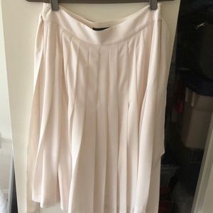 White pleated crepe skirt